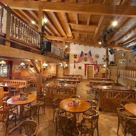 アパートホテル Apartmenthaus Wiesenhof Aschau Im Zillertal